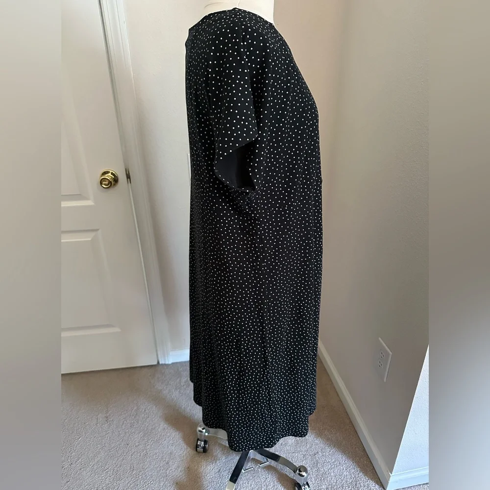 J.Jill Wearever Seamed Split-Neck Dress in black Tossed Dots Size XLP NWOT - Picture 7 of 16